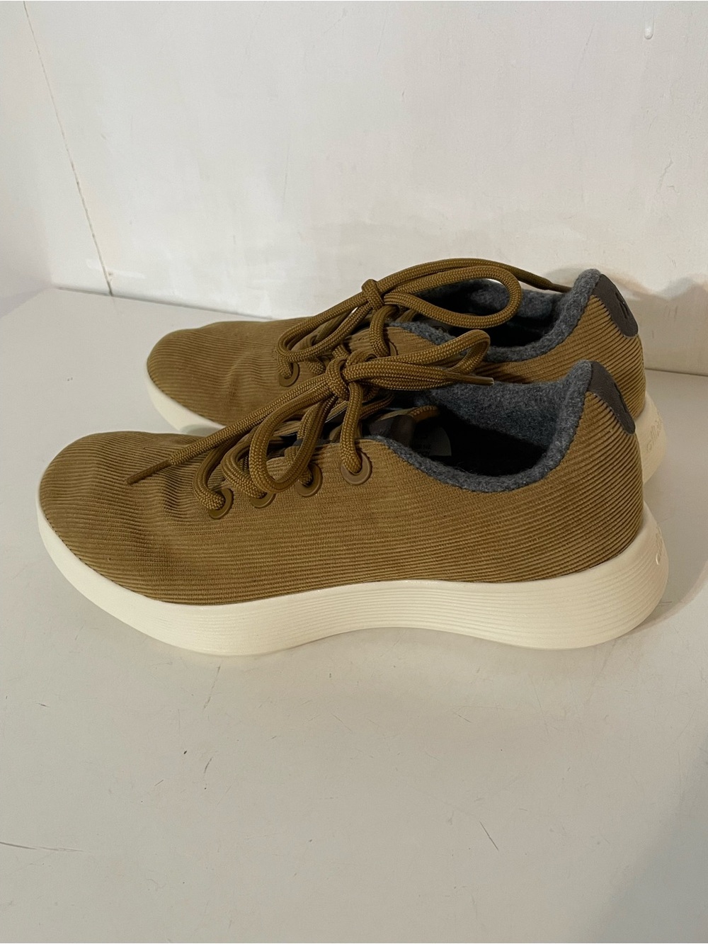 Allbirds  Cordoroy Sneakers